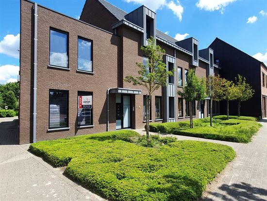 Verzorgd Instapklaar Appartement met 1 Slpk, Terras en Staanplaats.