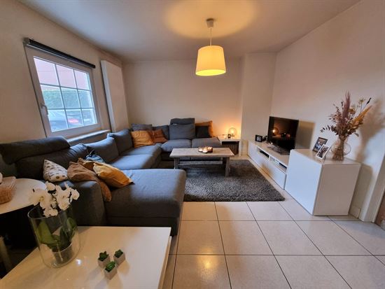 Instapklare woning met 4 slaapkamers en zeer verzorgde grote tuin.
