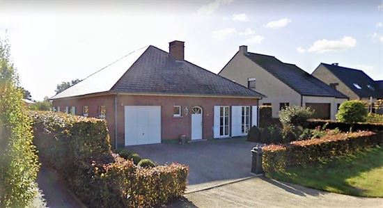Woning met aanpalend weiland en bos. Rustige ligging.