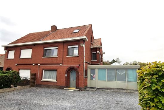 Ruime gezinswoning 4slks – ideaal voor groot gezin of combi zelfstandige activiteit.