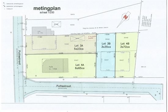 Bouwloten, half open bebouwing, rustige straat.