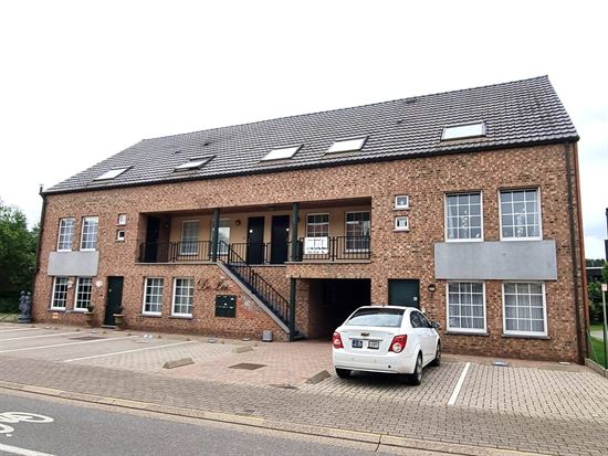Zeer ruim duplex appartement, 3 slaapkamers, mooi terras te centrum Baal.