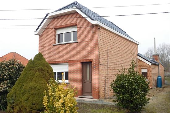 TE HUUR - Gerenoveerde woning, 2 slks op 8 are