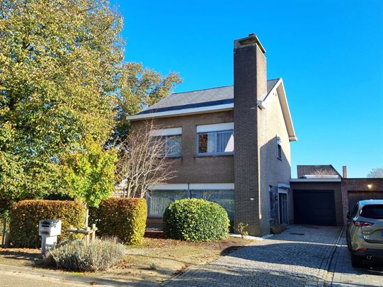 Verzorgde, rustig gelegen woning met 3 slks, garage en leuke tuin