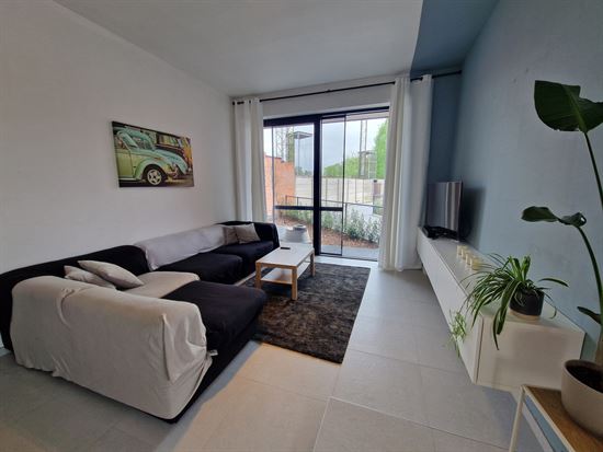 Ruim gelijkvloers appartement, 2 slpk, zuidgericht terras, garagebox, E-Peil 15