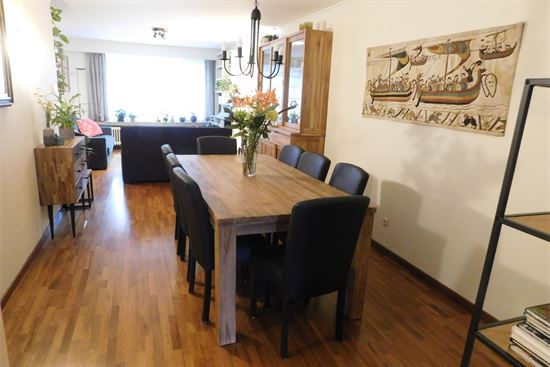Charmante gerenoveerde woning, 4 slks met veel berging.