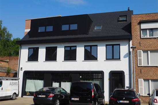 Nieuw gelijkvloers app: 80m² met 18m² terras en 75m² tuin, 1 slk