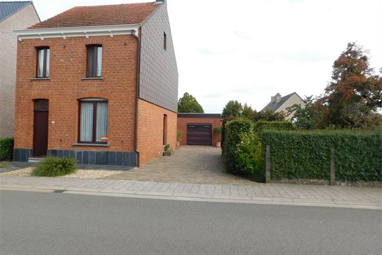 Zeer mooie gezinswoning, instapklaar, 3 slks, nieuwe keuken en badkamer op 5a41ca