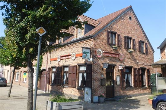Taverne met achterliggende woning, 4 slks, instapklaar.