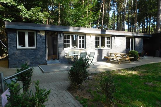 Prachtig gelegen woning, vaste bewoning, 2 slks.