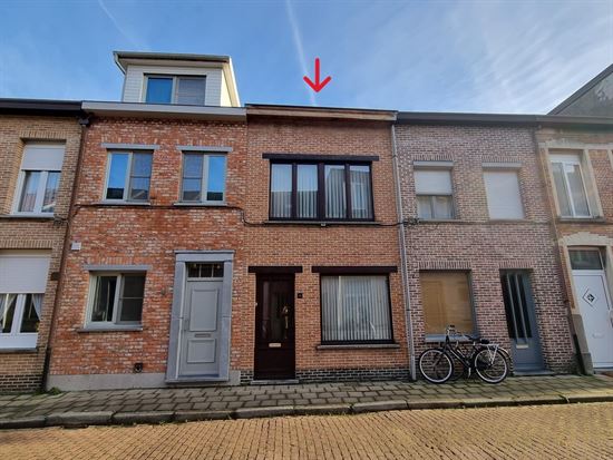Woning te centrum Lier, 2 slks met ruime zolder, gelegen in doodlopende straat