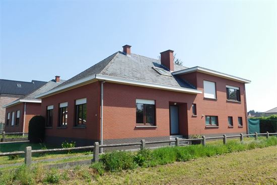 Ruime woning, 5 slks, centrum Baal. Instapklaar!