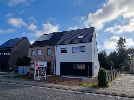 Nieuwbouw woning, 4 slks, mogelijkheid tot garage op een perceel van 528m².