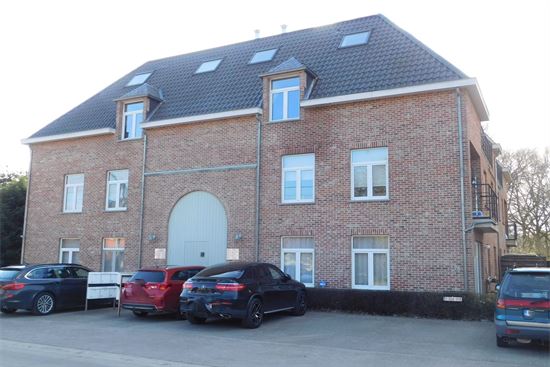 Recent appartement, 90m², 2 slks, terras. Autostaanplaats en fietsberging inbegrepen!
