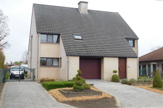 Verzorgde woning, 5 slks, 2 badkamers en zonnige tuin