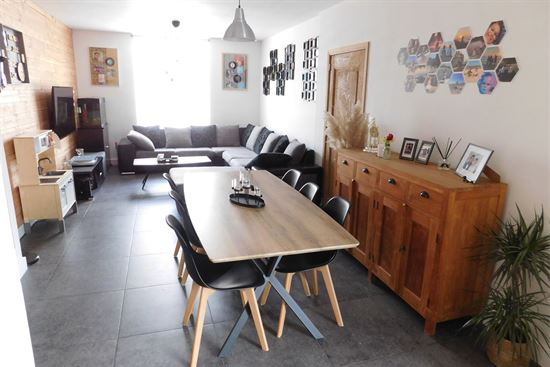 Tot vernieuwde woning, 4 slks op 8a48ca. Diepe tuin.
