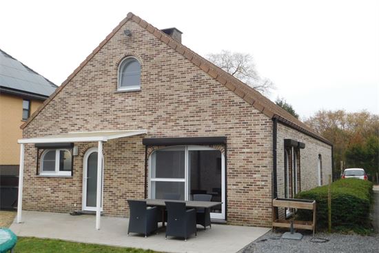 Recente woning 5 tot 6 slks, zeer verzorgd met groot vergund bijgebouw 71m².