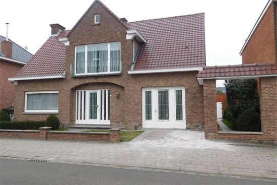 Ruime Vernieuwde Woning met 3 Slpk en Bureel te centrum Tremelo