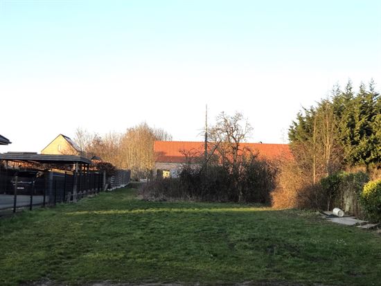 Bouwgrond voor half open bebouwing, 4a19ca, nabij de dorpskern Heist