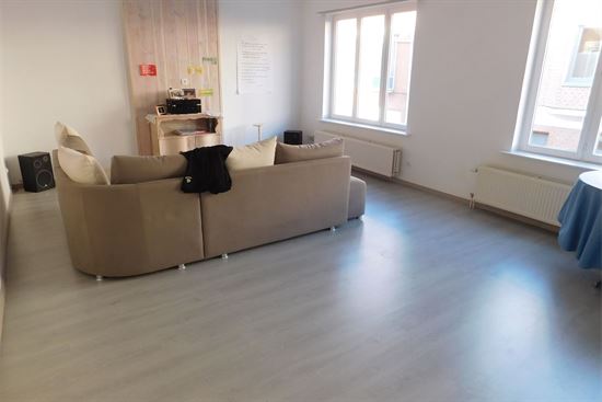 Woning, 82m², 2 slks, inpandige garage te Mechelen