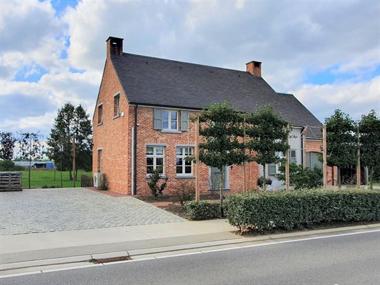 Prachtige Villa (4 slpk) op Unieke Locatie