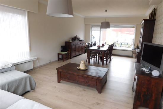 Instapklare woonst met 3 ruime slks, bijgebouw 40m² en toffe tuin.