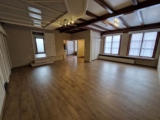Ruim Gelijkvloers Appartement van 90m² met 1 Slaapkamer met Terras - Centrum Heultje