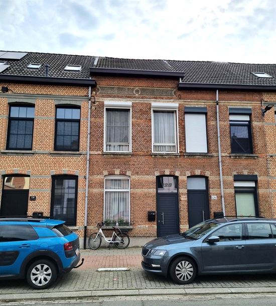 Instapklare woning, 2 tot 3 grote slaapkamers, zeer mooie tuin achteraan