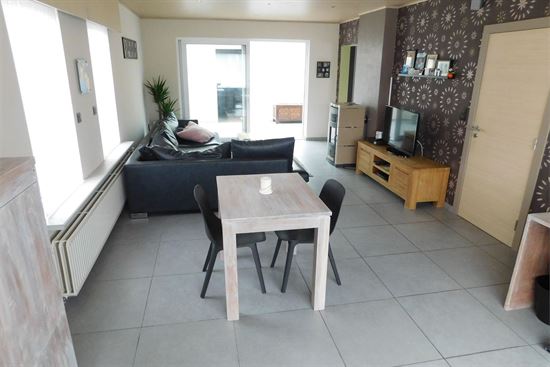 Gerenoveerde woning, 3 slks, groot bijgebouw, veel parking. Ideaal voor wie op zoek is naar ruimte!