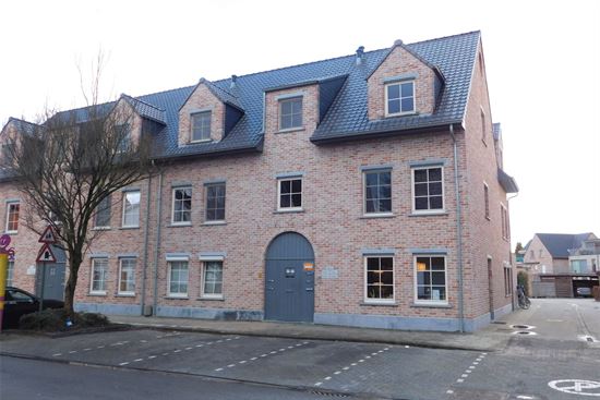 VERKOCHT! Prachtig afgewerkt dakapp, 3 slks, zonnig terras en garage