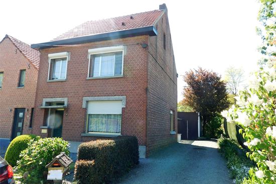 IN OPTIE: Op te frissen woning, 2 slks op mooi perceel van 8a36ca