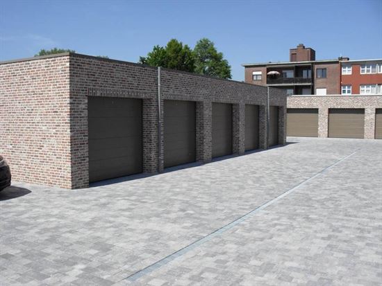 TE HUUR - nieuwbouw garage centrum Duffel, autom poort.