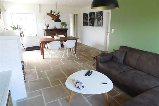 Gelijkvloerse woning, instapklaar met 2 slks en zonnige tuin.