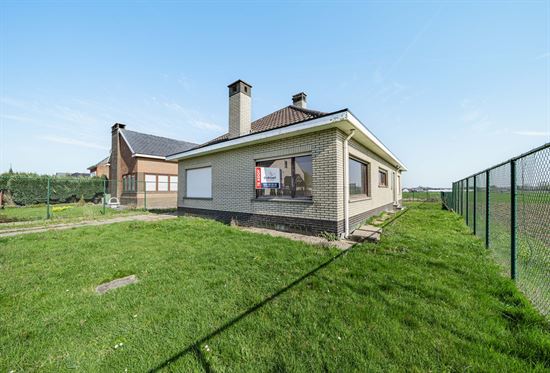 Vrijstaande woning met 3 slaapkamers, gelegen op een mooi perceel van 910m²