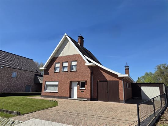 Ruime vrijstaande eengezinswoning gelegen in een zeer rustige straat te Zonderschot centrum