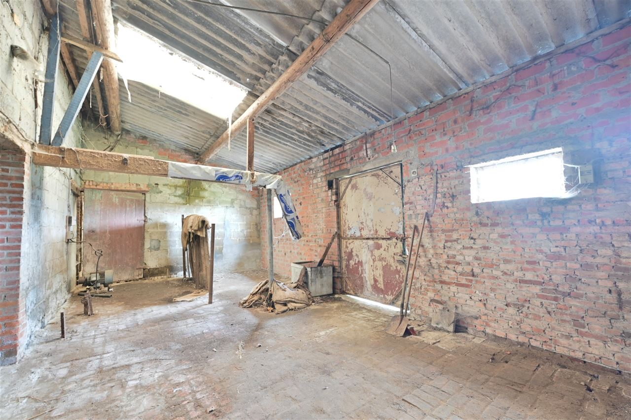 Te renoveren hoeve op rustige locatie