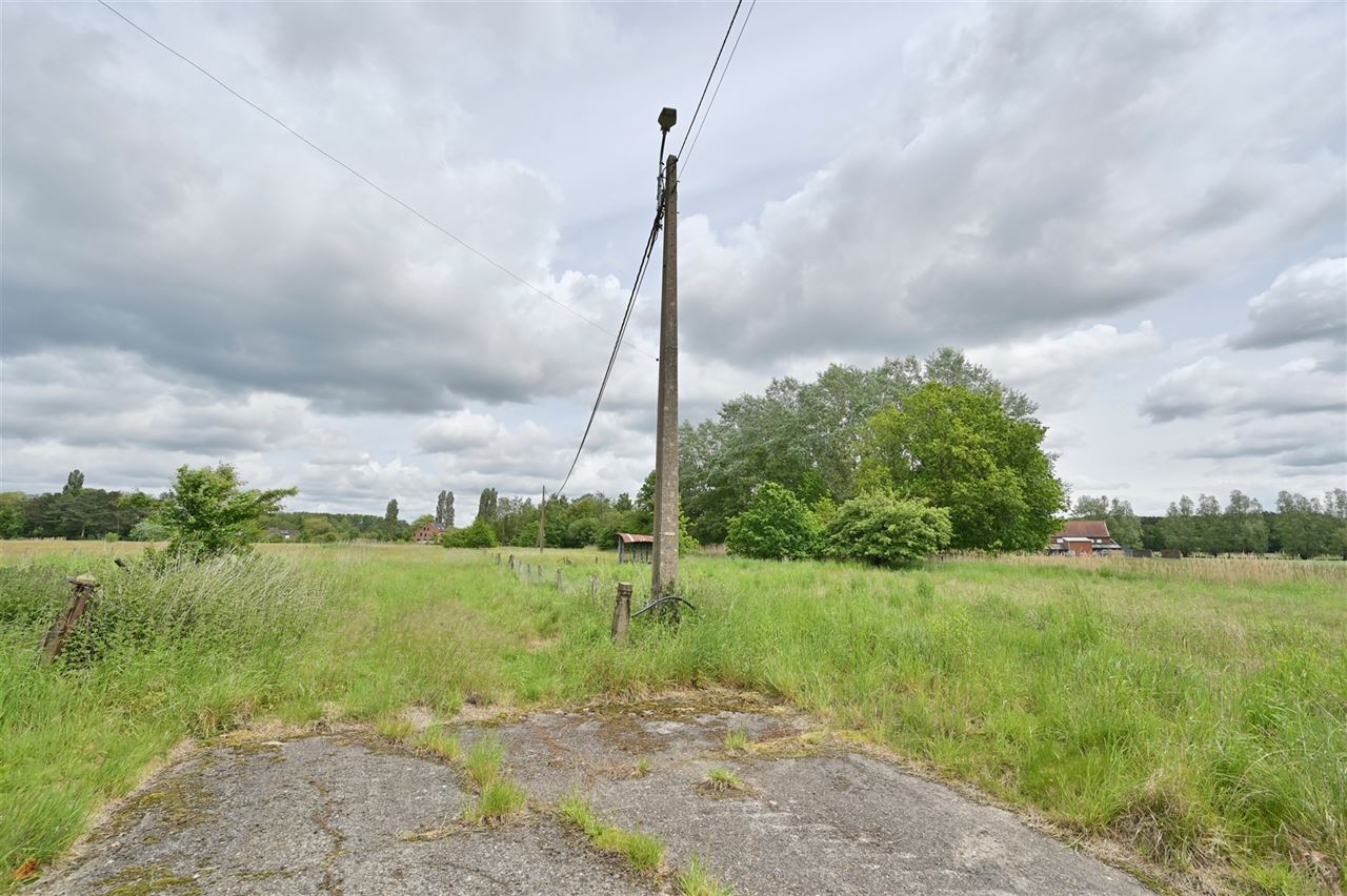 Te renoveren hoeve op rustige locatie
