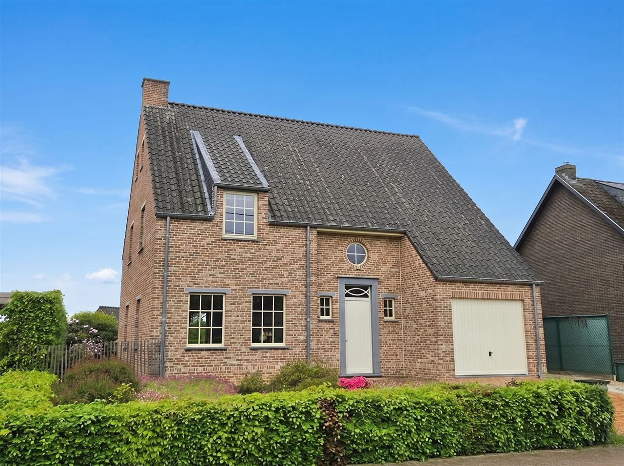 Rustig gelegen pastorijwoning met prachtige tuin in Booischot