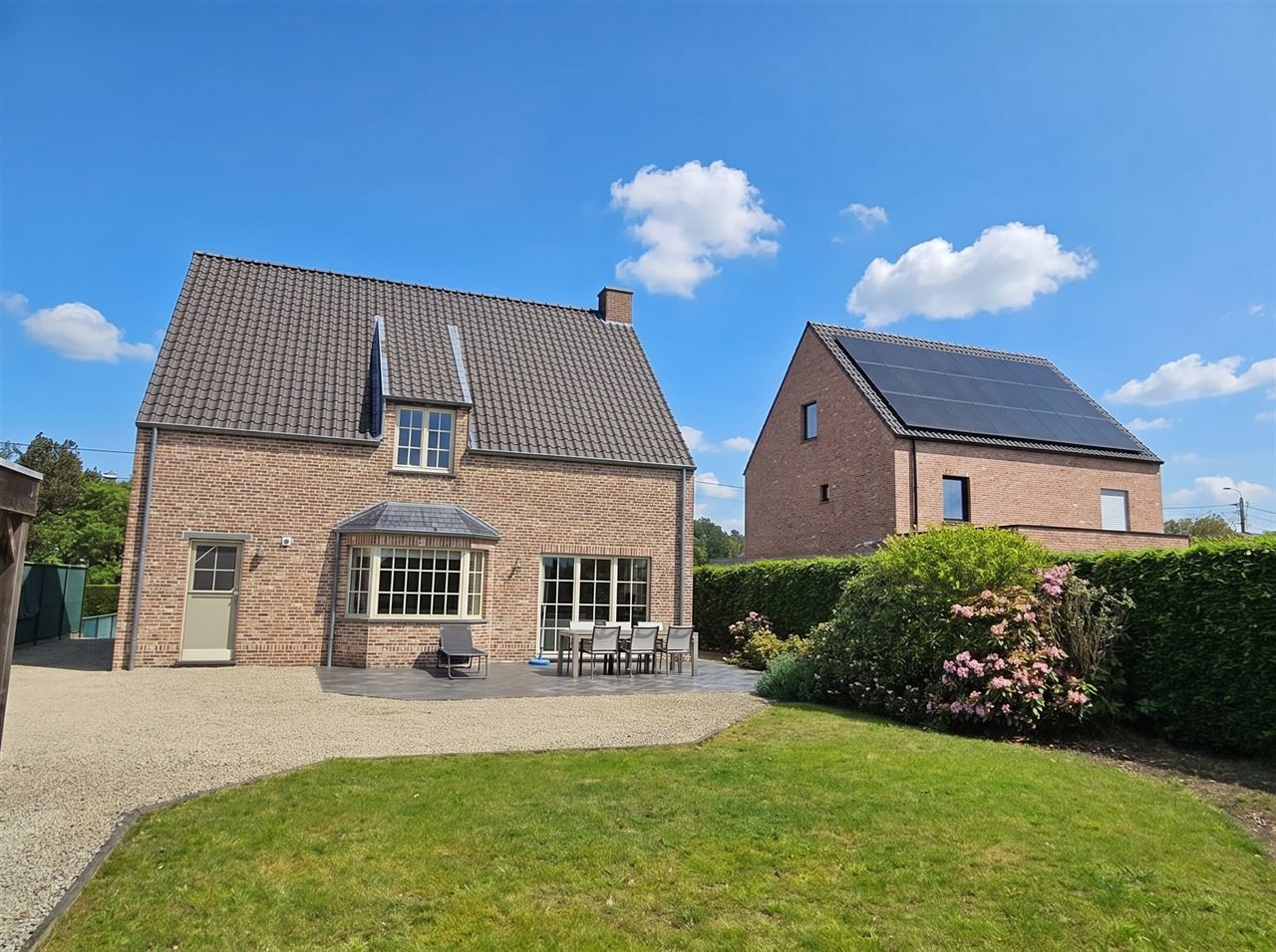 Rustig gelegen pastorijwoning met prachtige tuin in Booischot