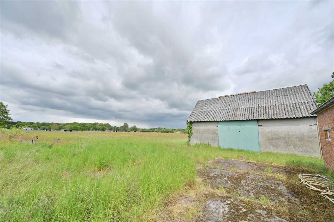 Te renoveren hoeve op rustige locatie