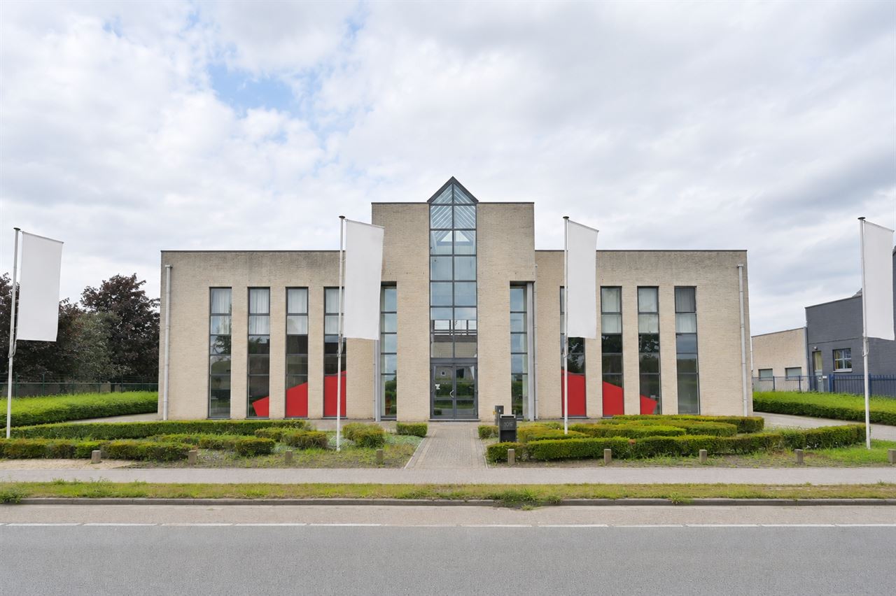 Uitstekend Gelegen Handelspand van 465m² in Geel