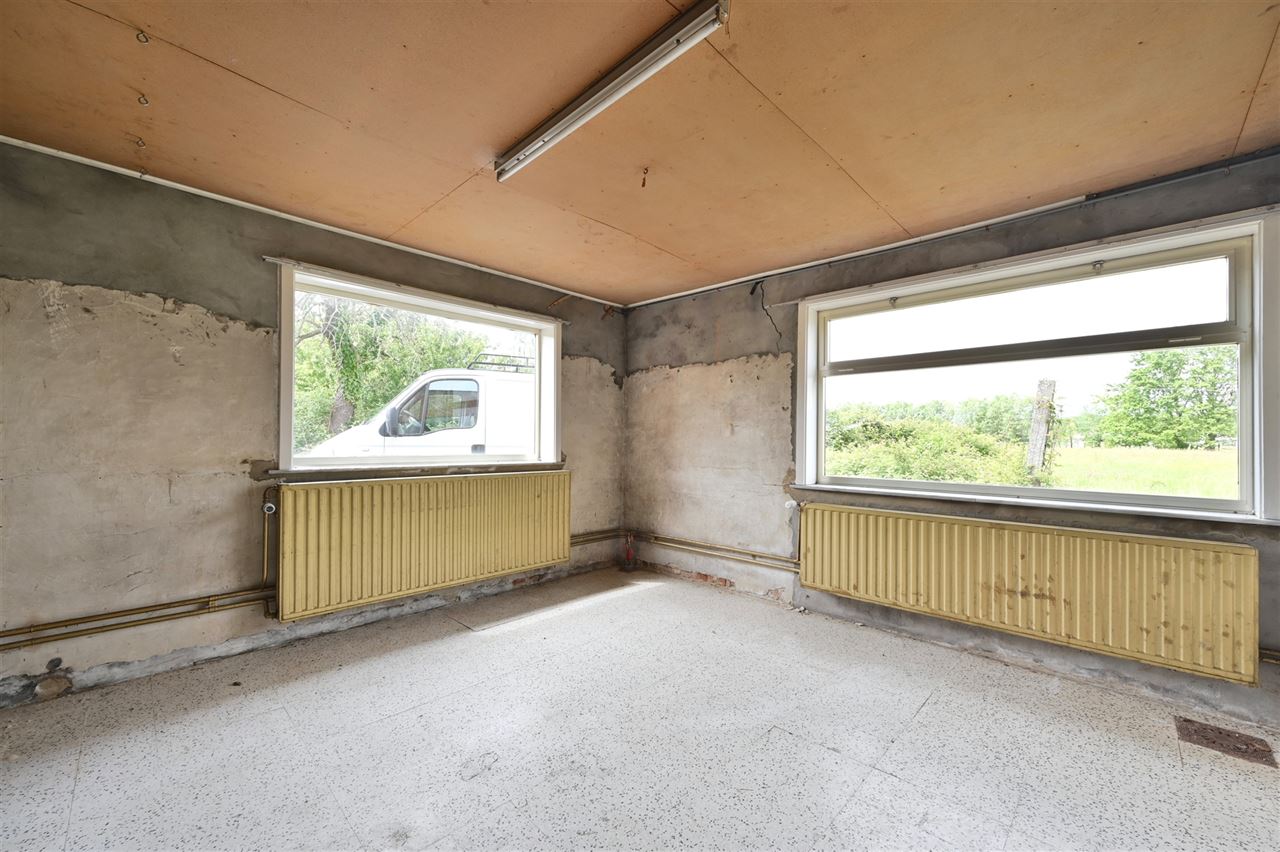 Te renoveren hoeve op rustige locatie