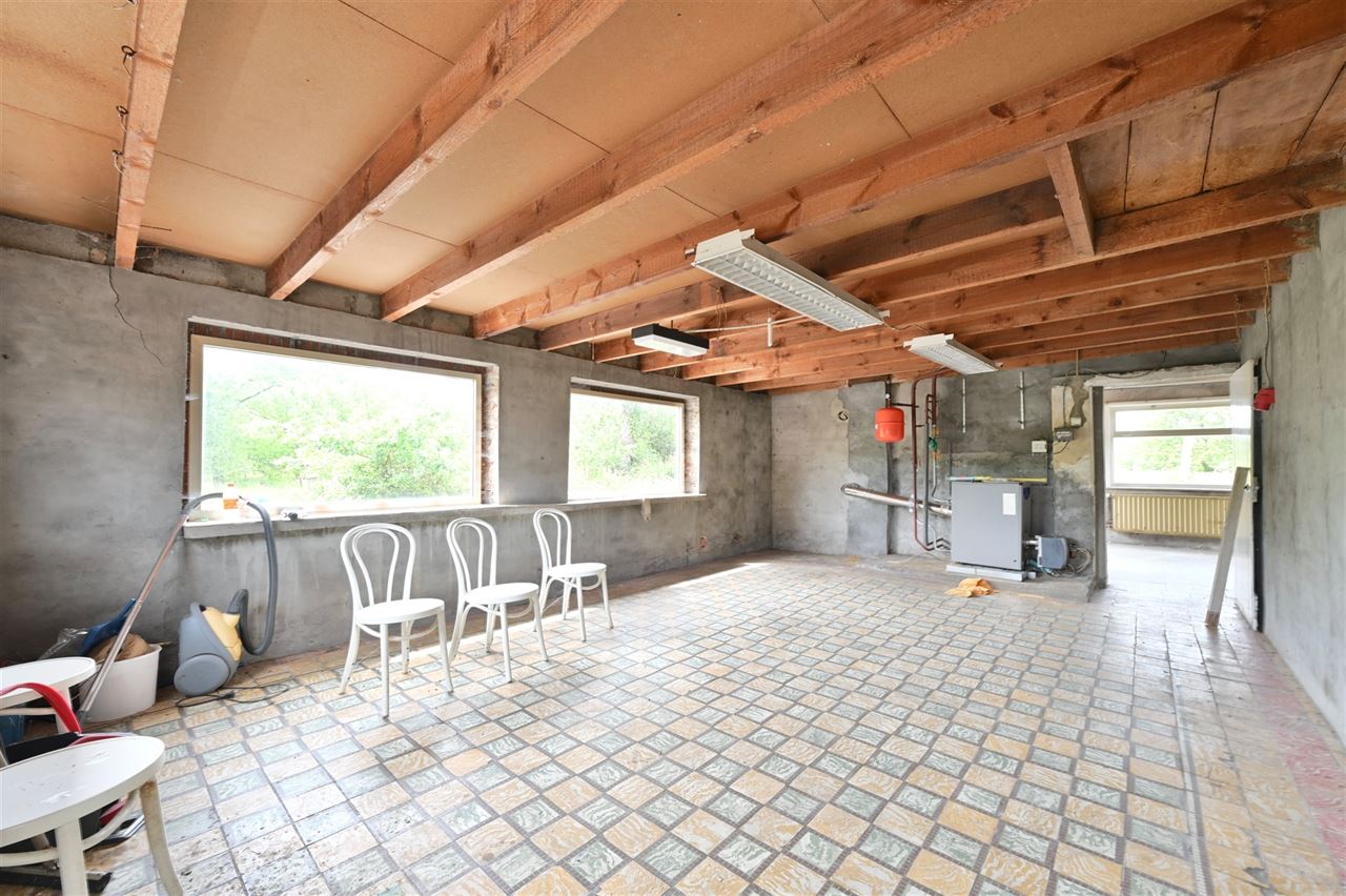 Te renoveren hoeve op rustige locatie