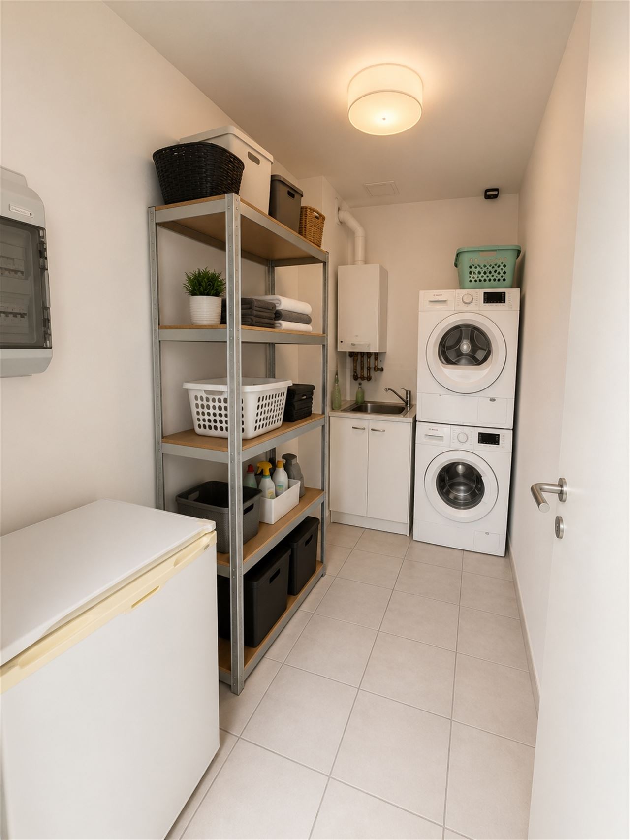 Opbrengsteigendom: handelspand en twee appartementen