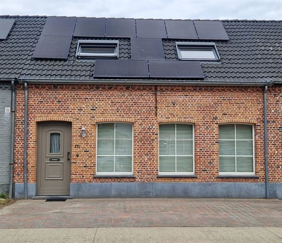 Instapklare, zeer verzorgde woning gelegen te Schriek, op de grens met Putte.