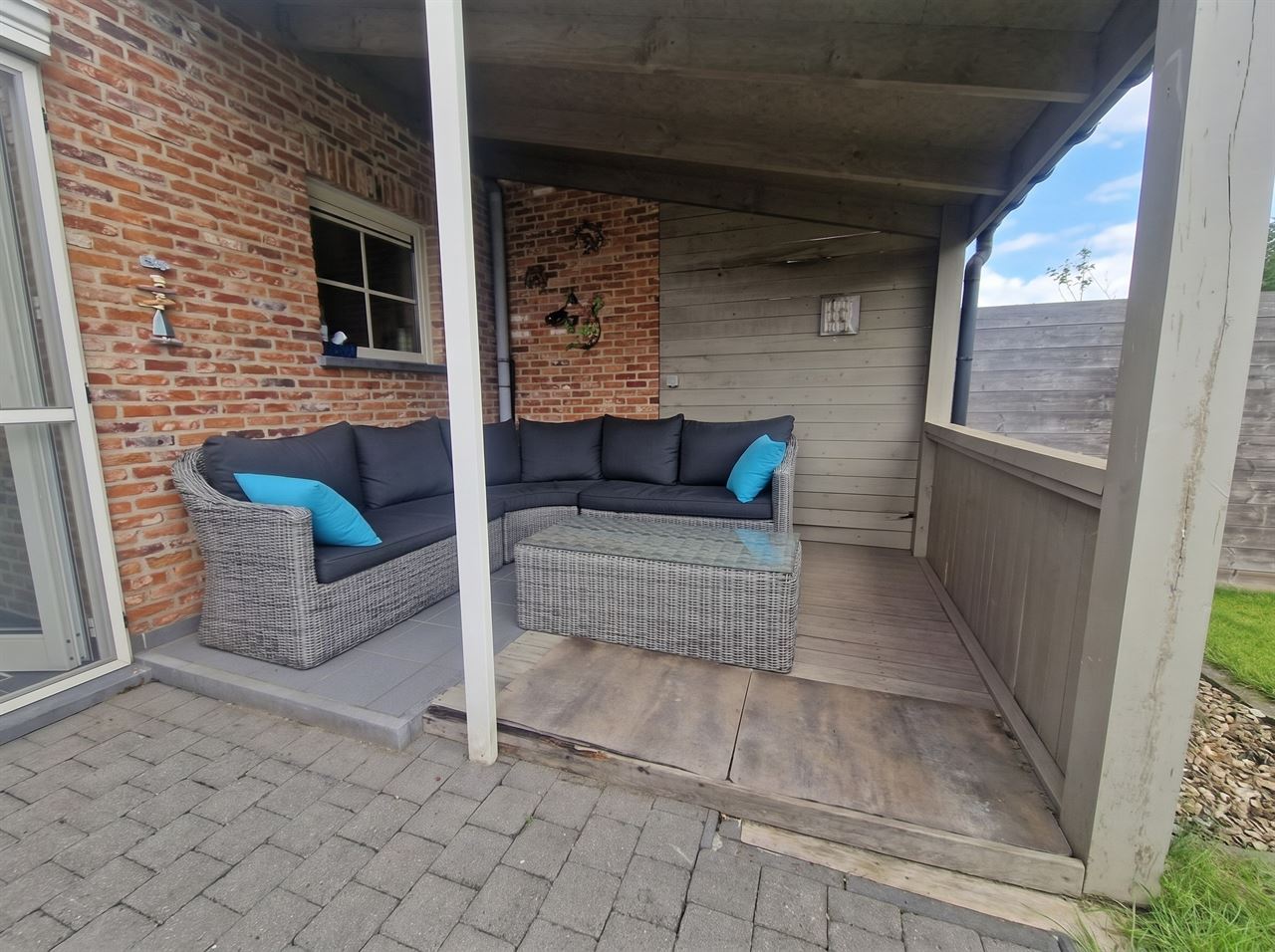 Instapklare, zeer verzorgde woning gelegen te Schriek, op de grens met Putte.