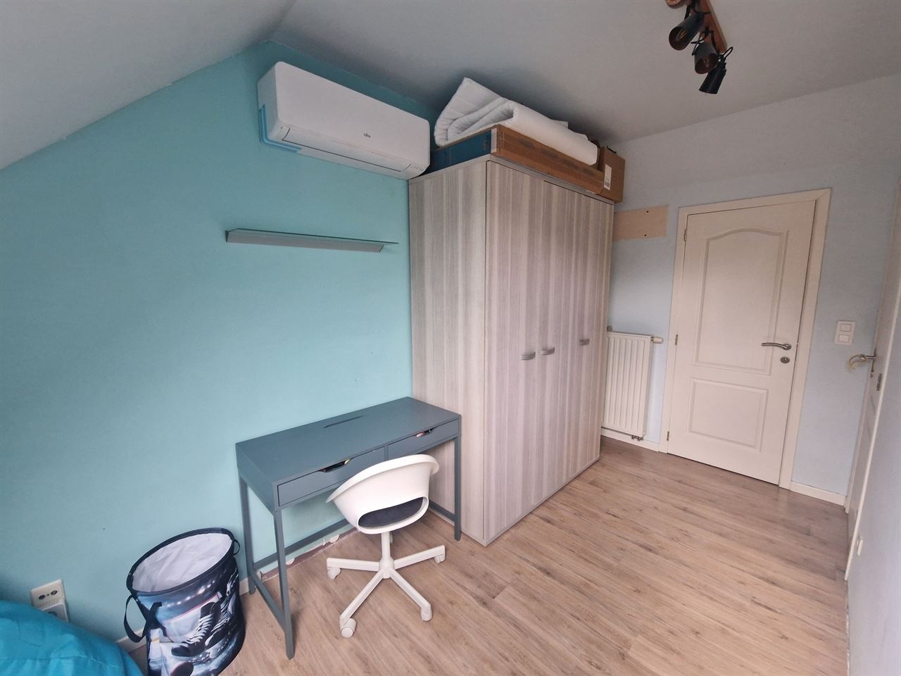 Instapklare, zeer verzorgde woning gelegen te Schriek, op de grens met Putte.
