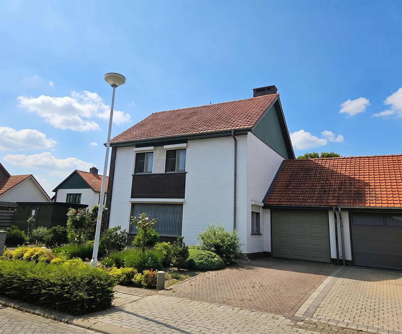 Zeer rustig gelegen woning met 3 slpk op een mooi perceel nabij de dorpskern van Hulshout