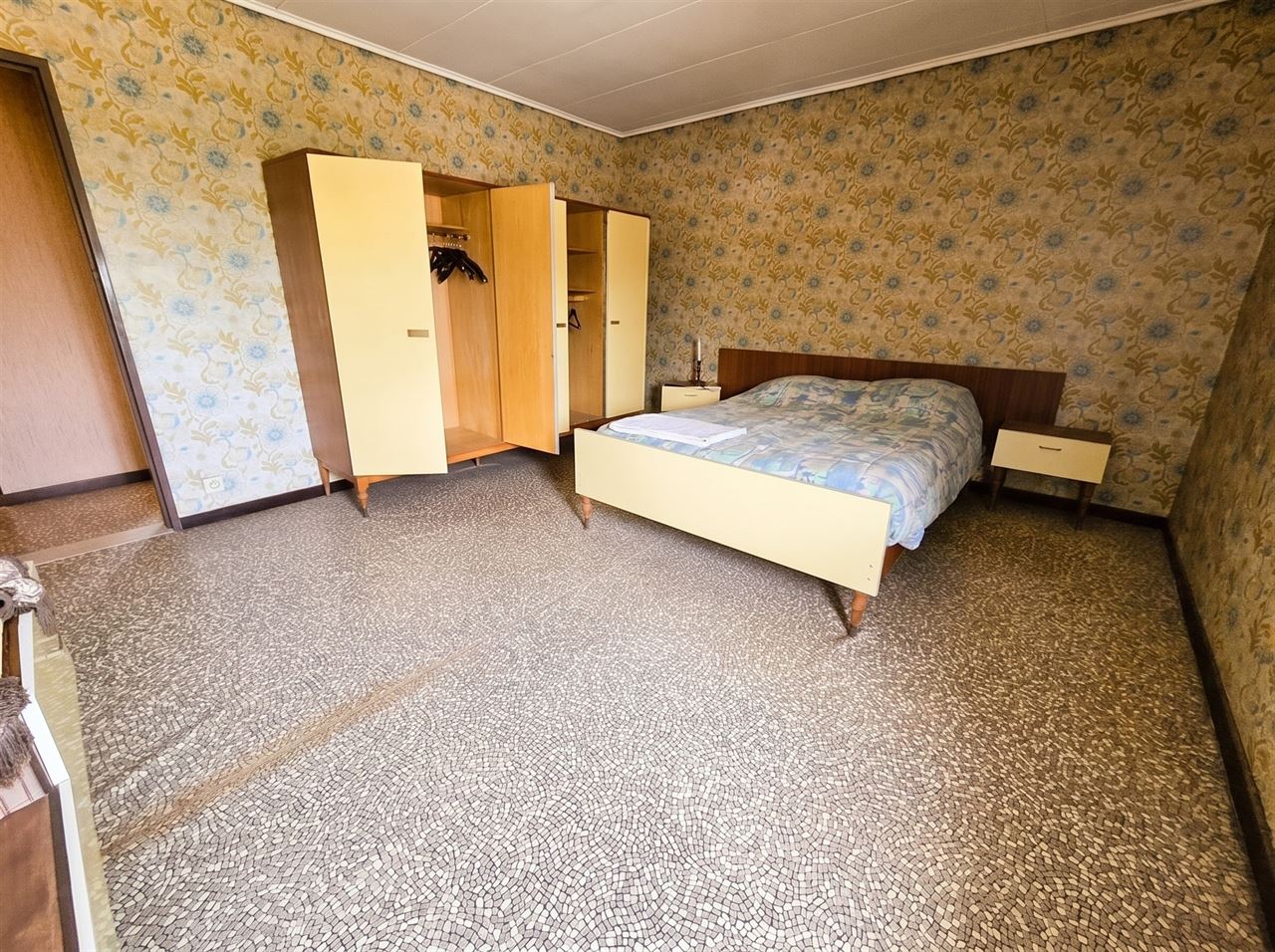 Zeer rustig gelegen woning met 3 slpk op een mooi perceel nabij de dorpskern van Hulshout