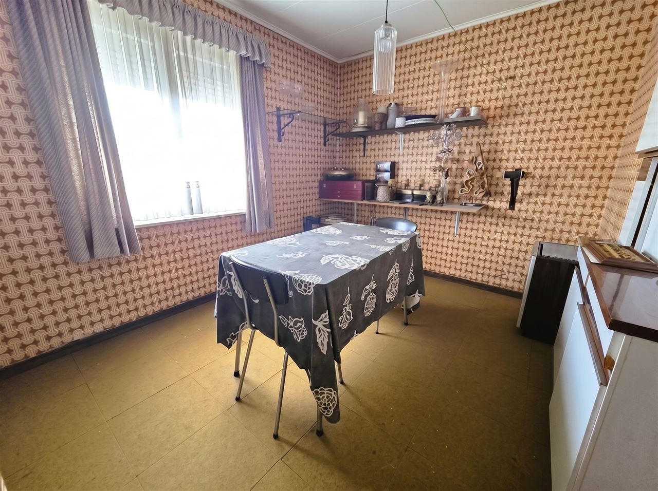 Zeer rustig gelegen woning met 3 slpk op een mooi perceel nabij de dorpskern van Hulshout
